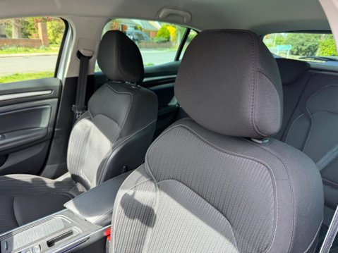 Renault Megane 1.3 TCe Iconic EDC Euro 6 (s/s) 5dr 75