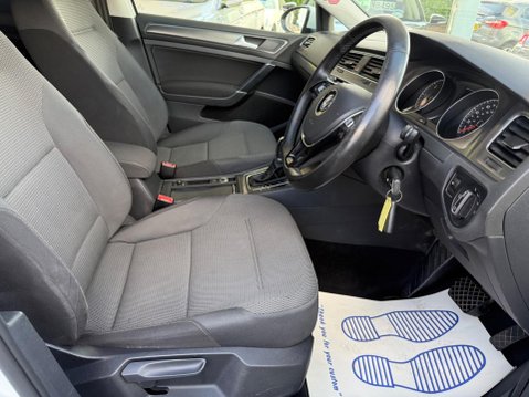 Volkswagen Golf 1.6 TDI BlueMotion Tech SE DSG Euro 5 (s/s) 5dr 22