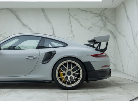 Porsche 911 GT2 RS (991) 49