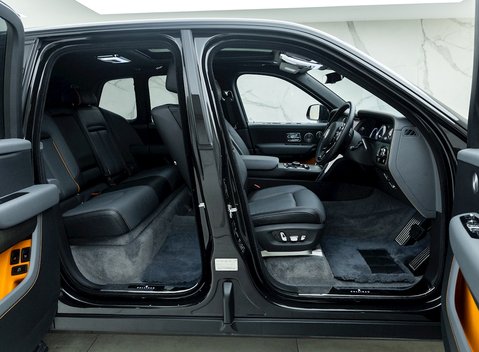 Rolls-Royce Cullinan 14