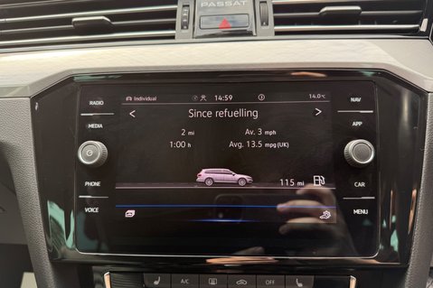 Volkswagen Passat SEL TSI EVO DSG - ONE OWNER - VAT QUALIFYING  51