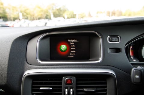 Volvo V40 T3 CROSS COUNTRY PRO 14