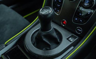 Aston Martin V8 Vantage AMR 21