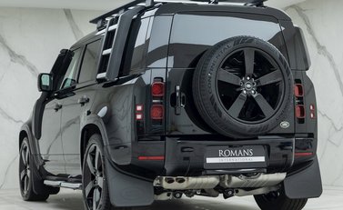 Land Rover Defender 110 D300 Hard Top X-Dynamic HSE 3
