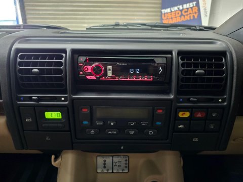 Land Rover Discovery 2.5 TD5 ES Premium Station Wagon 5dr Diesel Automatic (7 Seats) (284 g/km, 27