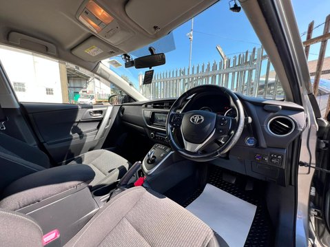 Toyota Auris VVT-I ICON PLUS 33