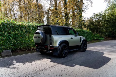 Land Rover Defender 90 V8. PLUMB BODYKIT. URBAN WHEELS. CARBON FIBRE INTERIOR. 3