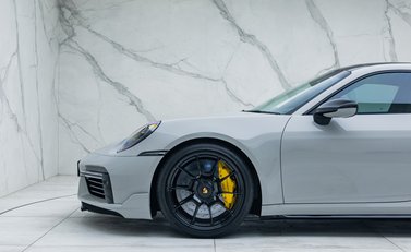 Porsche 911 Turbo S 32