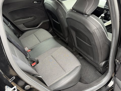 Renault Clio 1.0 TCe 100 S Edition 5dr 38