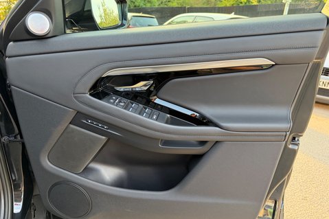 Land Rover Range Rover Evoque R-DYNAMIC HSE MHEV -TRIPLE BLACK - PAN ROOF - ONE OWNER -MERIDIAN -VATQ 36