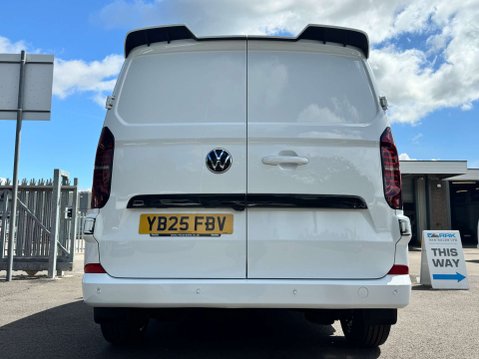 Volkswagen Transporter 2.0 TDI T30 Commerce Plus Panel Van 5dr Diesel Auto FWD SWB Euro 6 (s/s) (1 16