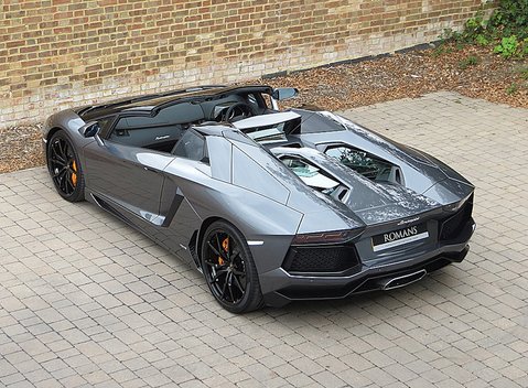 Lamborghini Aventador LP 700-4 Roadster 8