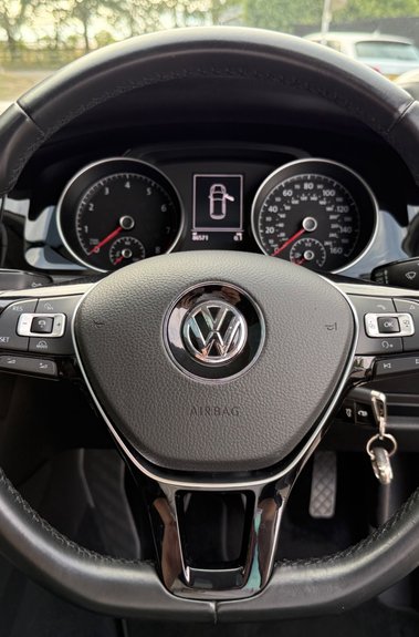 Volkswagen Golf GT EDITION TSI ACT BMT -£35 ROAD TAX -PANORAMIC SUNROOF -10 SERVICES 