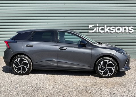 MG MG4 EV 64kWh PREMIUM LONG RANGE 8