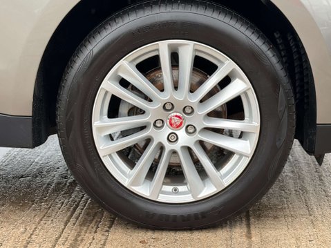 Jaguar F-Pace 2.0 F-PACE Portfolio AWD D 4WD 5dr 16