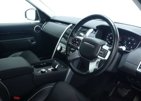 Land Rover Discovery 3.0 Discovery HSE D MHEV Auto 4WD 48