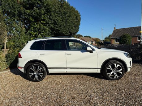Volkswagen Touareg 3.0 TDI V6 BlueMotion Tech R-Line Tiptronic 4WD Euro 6 (s/s) 5dr 6