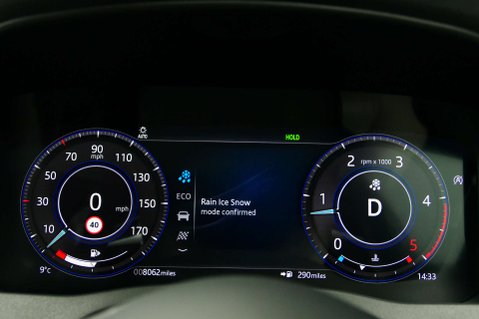 Jaguar XE 2.0 XE R-Dynamic SE D MHEV Auto 4dr 48