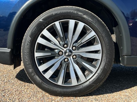 Mitsubishi Outlander 4 4