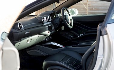 Ferrari California T 16