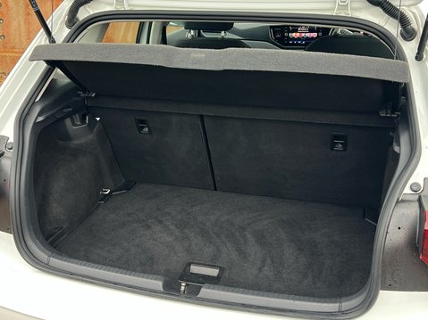 Volkswagen Polo LIFE TSI 40