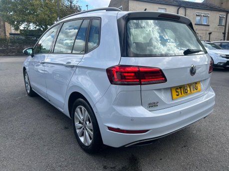 Volkswagen Golf SV SE TSI 5