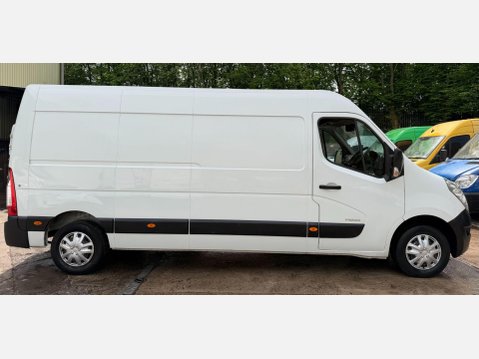 Renault Master 2.3 dCi 35 Panel Van 5dr Diesel Manual FWD LWB Medium Roof Euro 4 (100 ps) 23