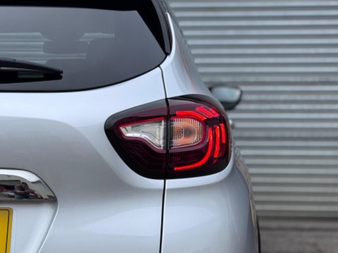 Renault Captur 1.2 TCe ENERGY Signature X Nav SUV 5dr Petrol Manual Euro 6 (s/s) (120 ps) 18
