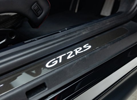 Porsche 911 (991) GT2 RS Weissach 33