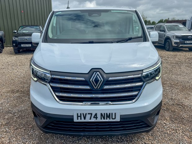 Renault Trafic SWB L1H1 [SOLD MM] Low Roof Advance SL30 Air Con Nav Sensors EURO 6 4