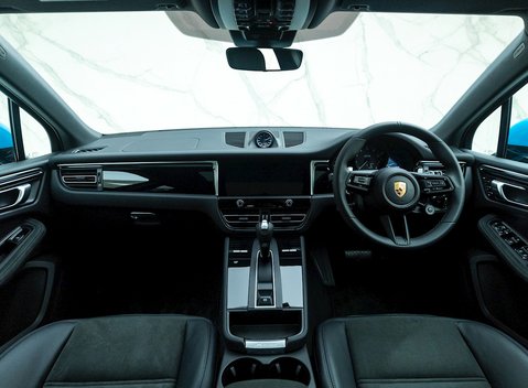 Porsche Macan GTS 17