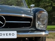 Mercedes-Benz SL Series 230 SL 17