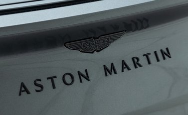 Aston Martin DB12 V8 29