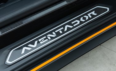 Lamborghini Aventador S LP 740-4 ROADSTER 25