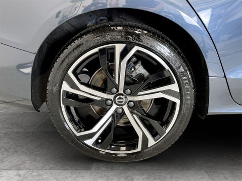 Volvo V60 2.0 B4 MHEV Plus Estate 5dr Petrol Hybrid DCT Auto Euro 6 (s/s) (197 ps) Cr 10