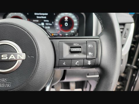 Nissan Qashqai DIG-T N-CONNECTA MHEV 23