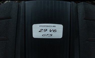 Porsche Macan GTS 40