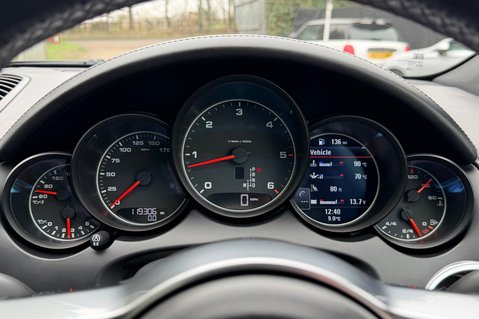 Porsche Cayenne D V6 TIPTRONIC S - REAR ENTERTAINMENT -PDLS -PAN ROOF -CAMERA -£17K EXTRAS 43