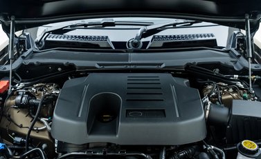 Land Rover Defender 110 X P400 35