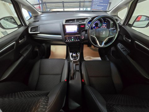 Honda Fit 1.5 VVTi Hybrid 18