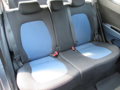 Hyundai i10 1.2 SE Euro 5 5dr 29