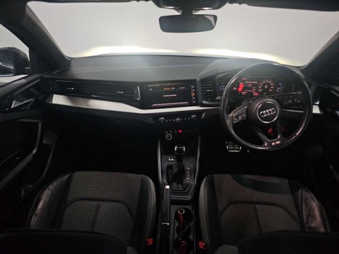 Audi A1 1.0 A1 Sportback 30 TFSI S Line Semi-Auto 5dr 17