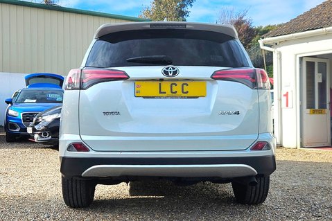 Toyota Rav 4 D-4D BUSINESS EDITION LOOK! 37000 MILES! 1 OWNER! SAT NAVIGATION 9