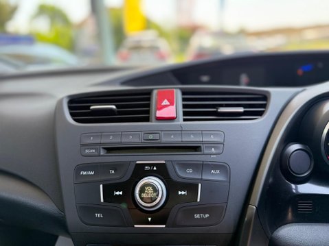 Honda Civic 1.8 i-VTEC ES Auto Euro 5 5dr 38