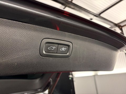 Volvo XC90 2.0 D5 PowerPulse R-Design Auto 4WD Euro 6 (s/s) 5dr 42