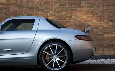 Mercedes-Benz SLS AMG 7