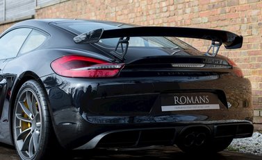 Porsche Cayman GT4 22