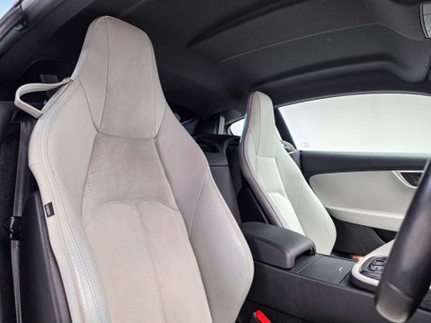 Jaguar F-Type 3.0 V6 R-Dynamic Coupe 2dr Petrol Auto Euro 6 (s/s) (340 ps) 4