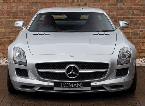 Mercedes-Benz SLS AMG 4