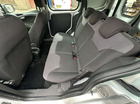Ford Transit Courier 1.5 TDCi Kombi L1 H1 Euro 6 6dr 29